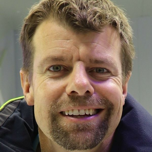 Chris Brown headshot