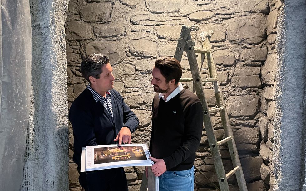 Chris Lange and Robert Rueckel during an onsite meeting