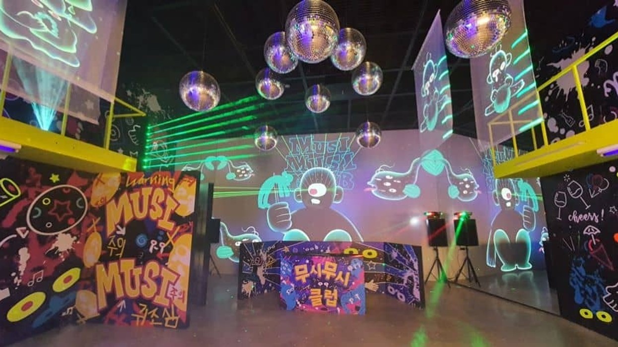 Christie Curious 12 Tales