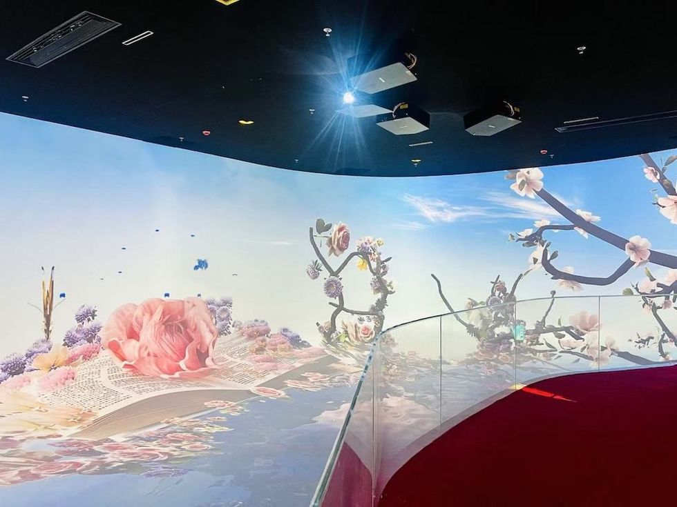 Christie Immersive projections on panoramic curved screens at the Guangdong Literature Museum