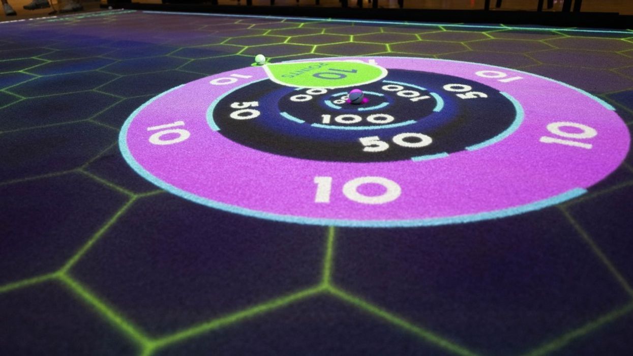 Christieprojectors illuminate Atomic Golf in Las Vegas