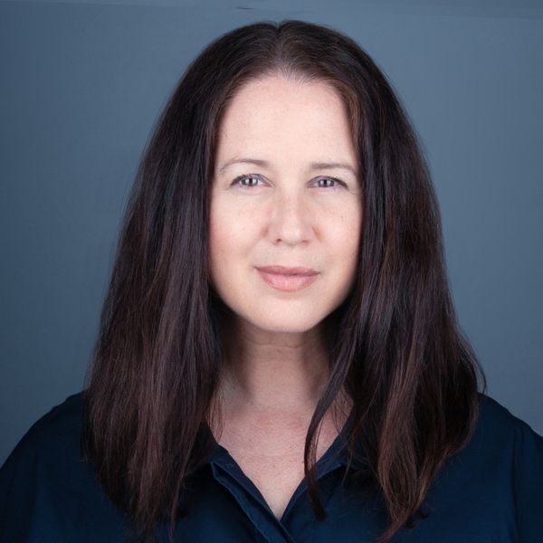 Christine Farris headshot