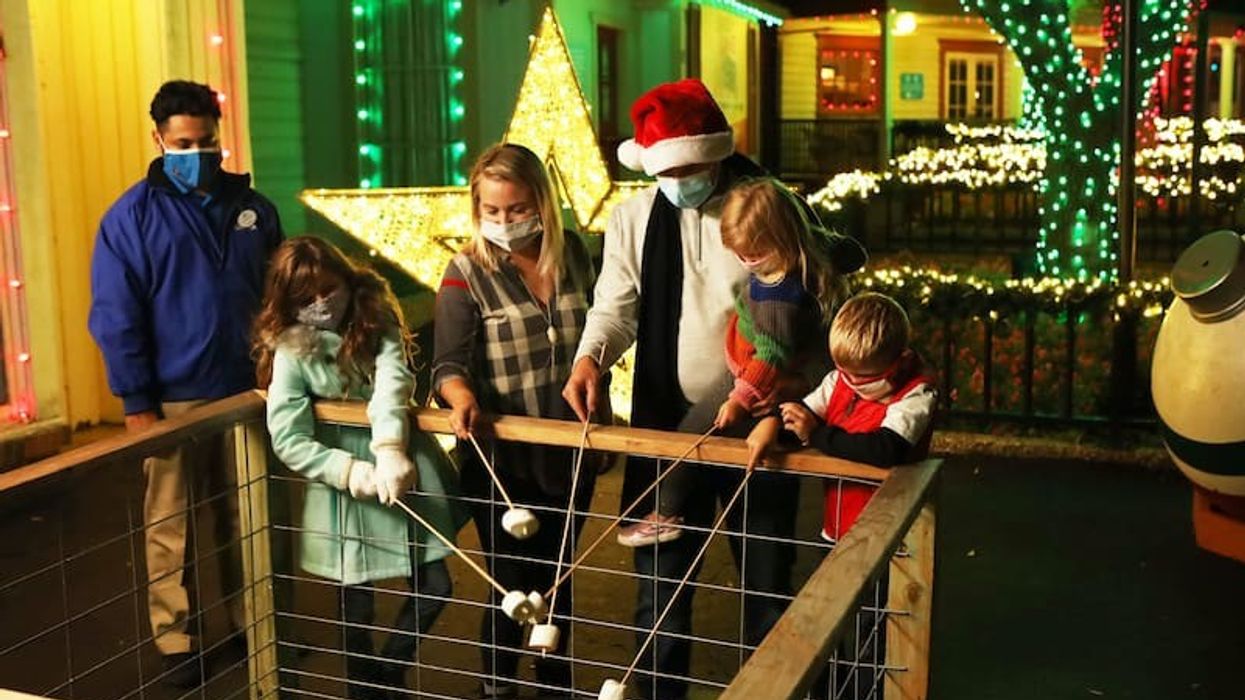 christmas 2020 six flags