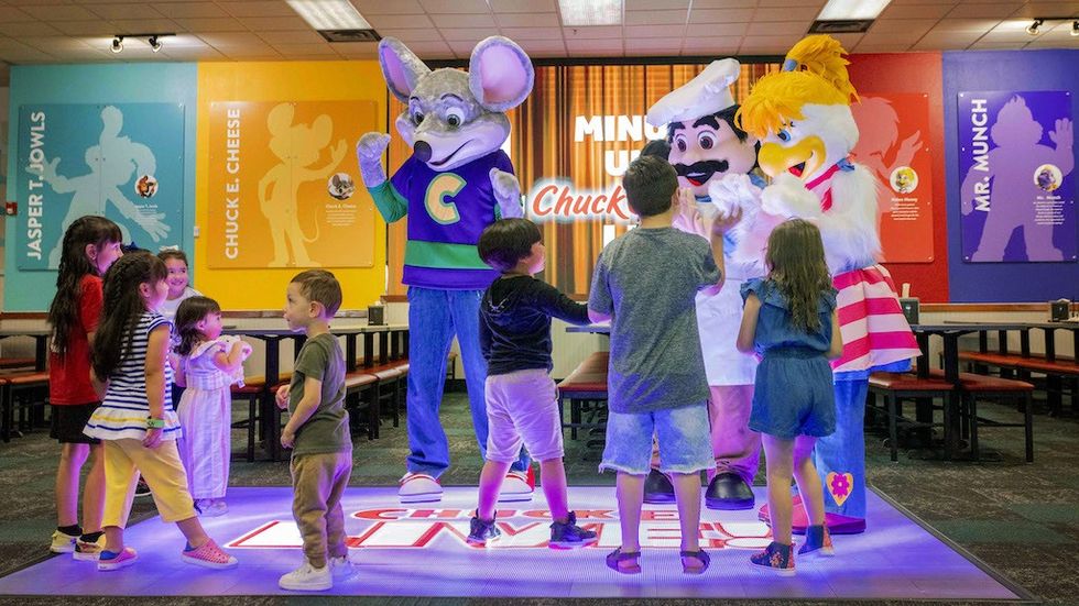 Chuck E. Cheese Grand Prairie, TX, Signature Grand Reopening