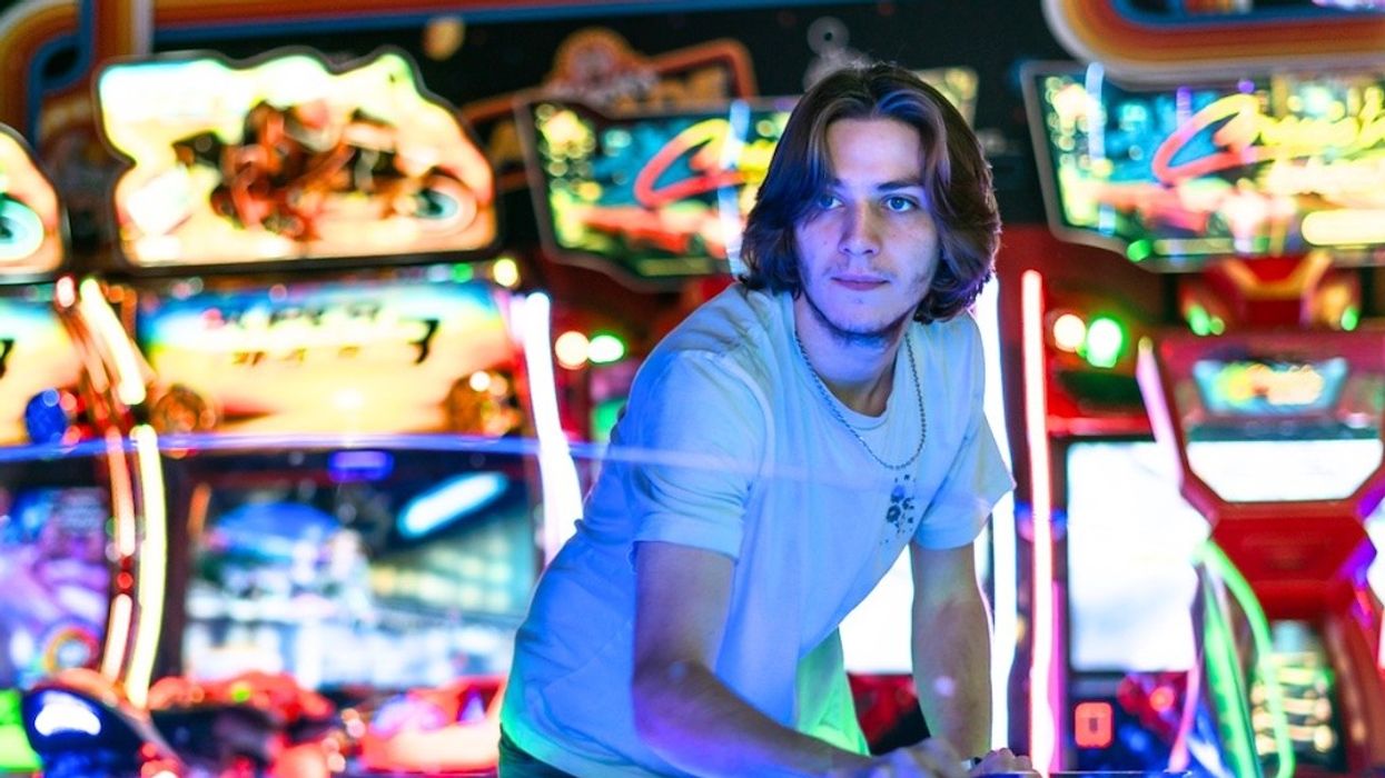 Chucks-Arcade-Air-Hockey