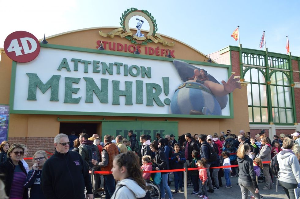 Cl Corp D Box Parc Asterix