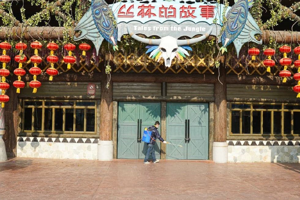 cleaning fantawild parks asian attractions attractions industry reopening after coronavirus
