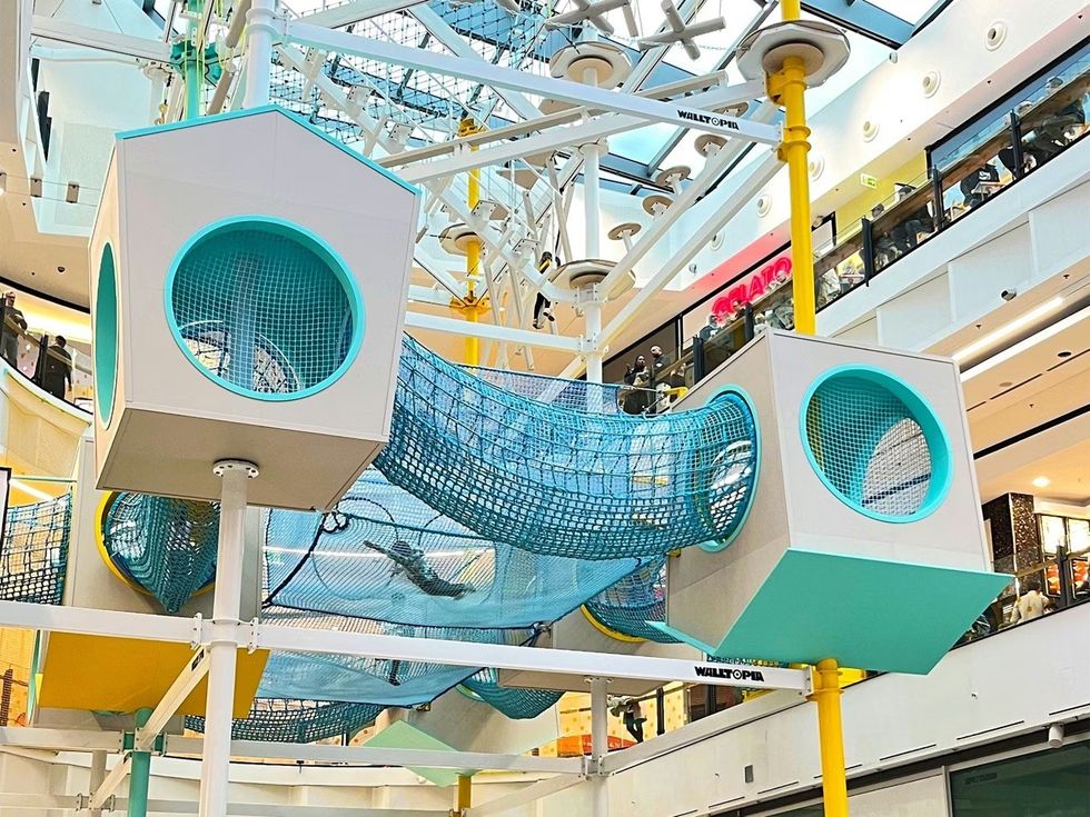 climbing structure at Loop5 - The Shopping Experience Center