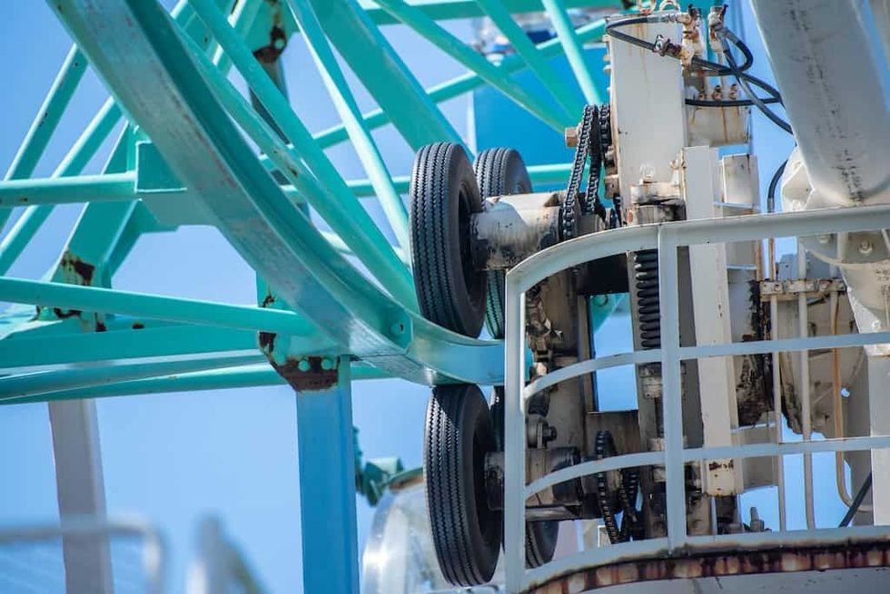 Close-up-of-coaster-machinery LEAPS