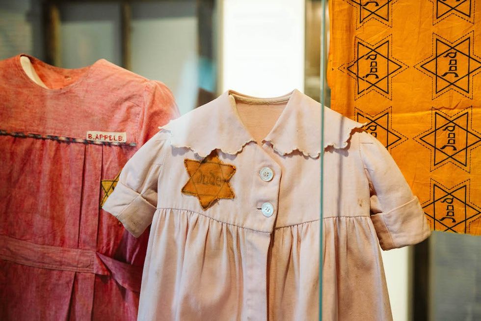 clothing-at-Holocaust-Museum-Amsterdam