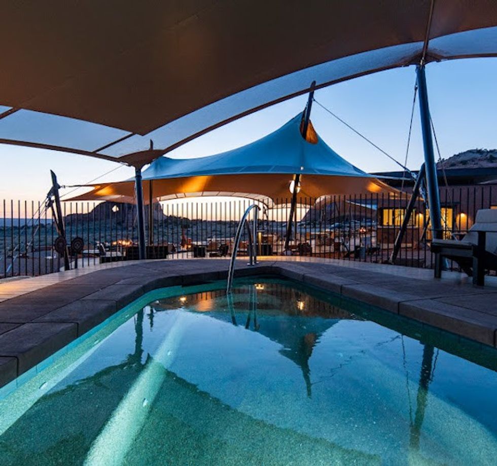 Cloward dipping pool ULUM resort by UnderCanvas at Looking Glass Rock