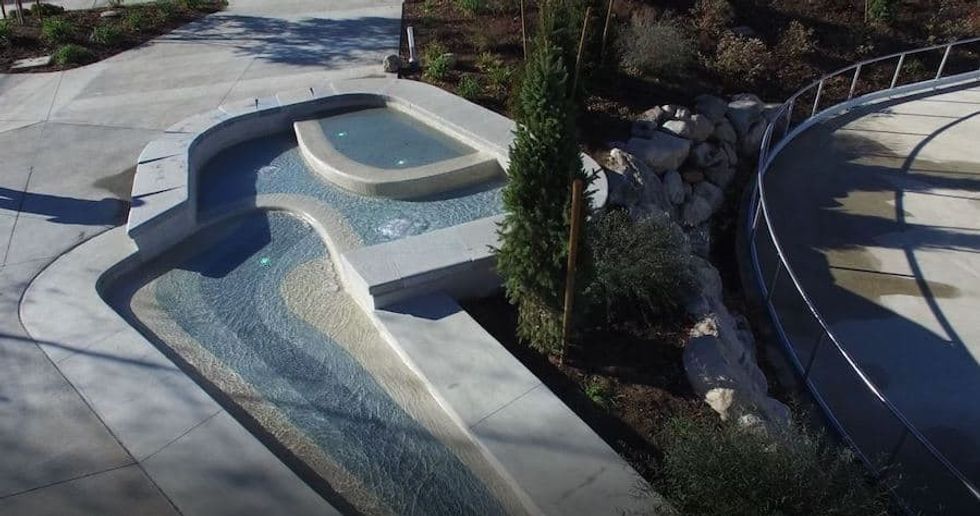 cloward fountain bountiful plaza