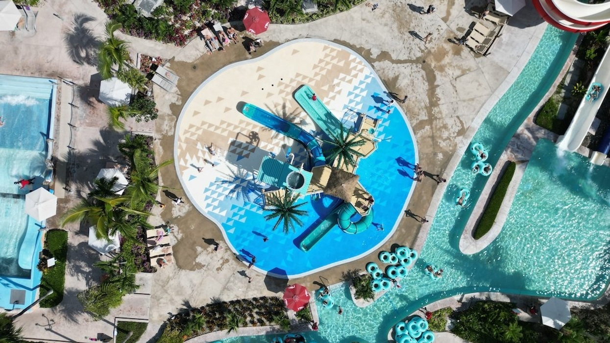 Cloward-water-play-Beaches-Turk-Caicos