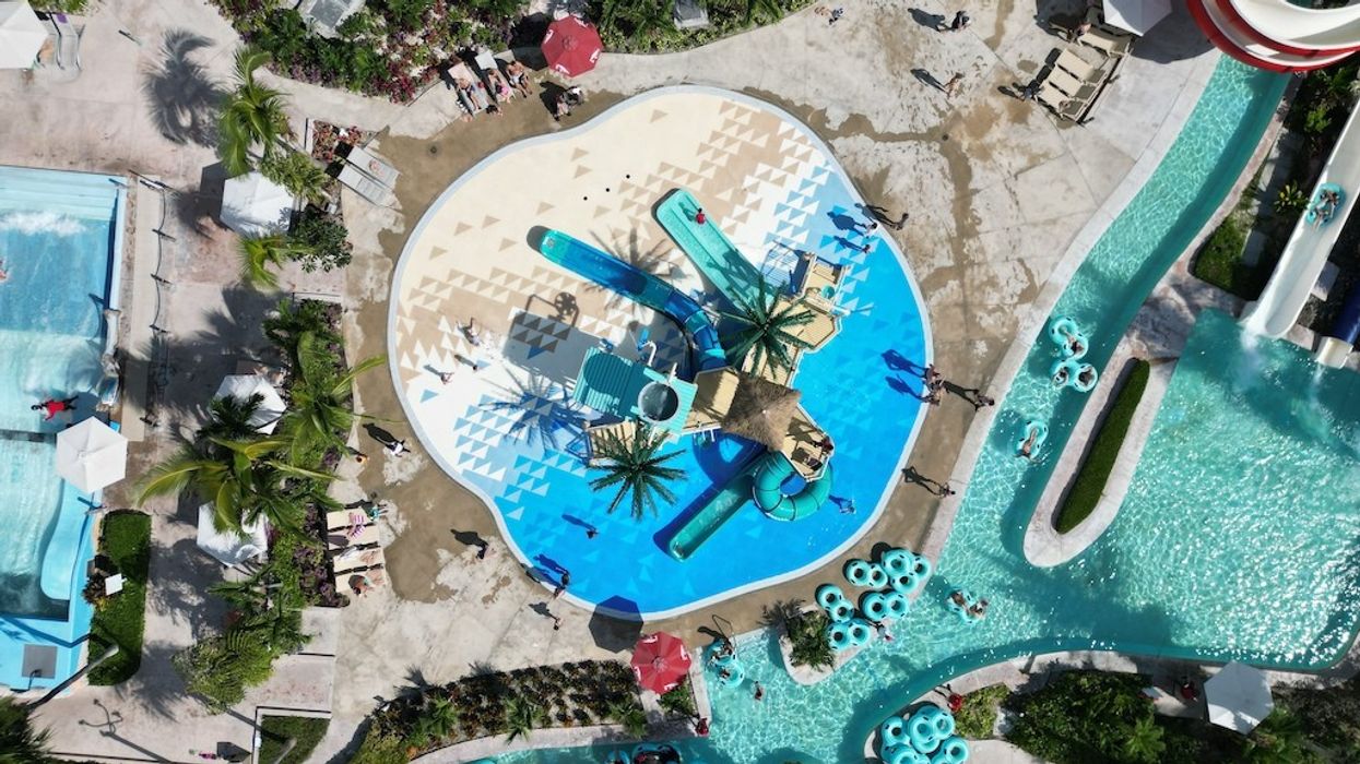 Cloward-water-play-Beaches-Turk-Caicos