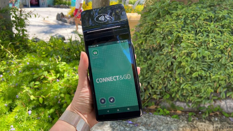 Connect&go card machine