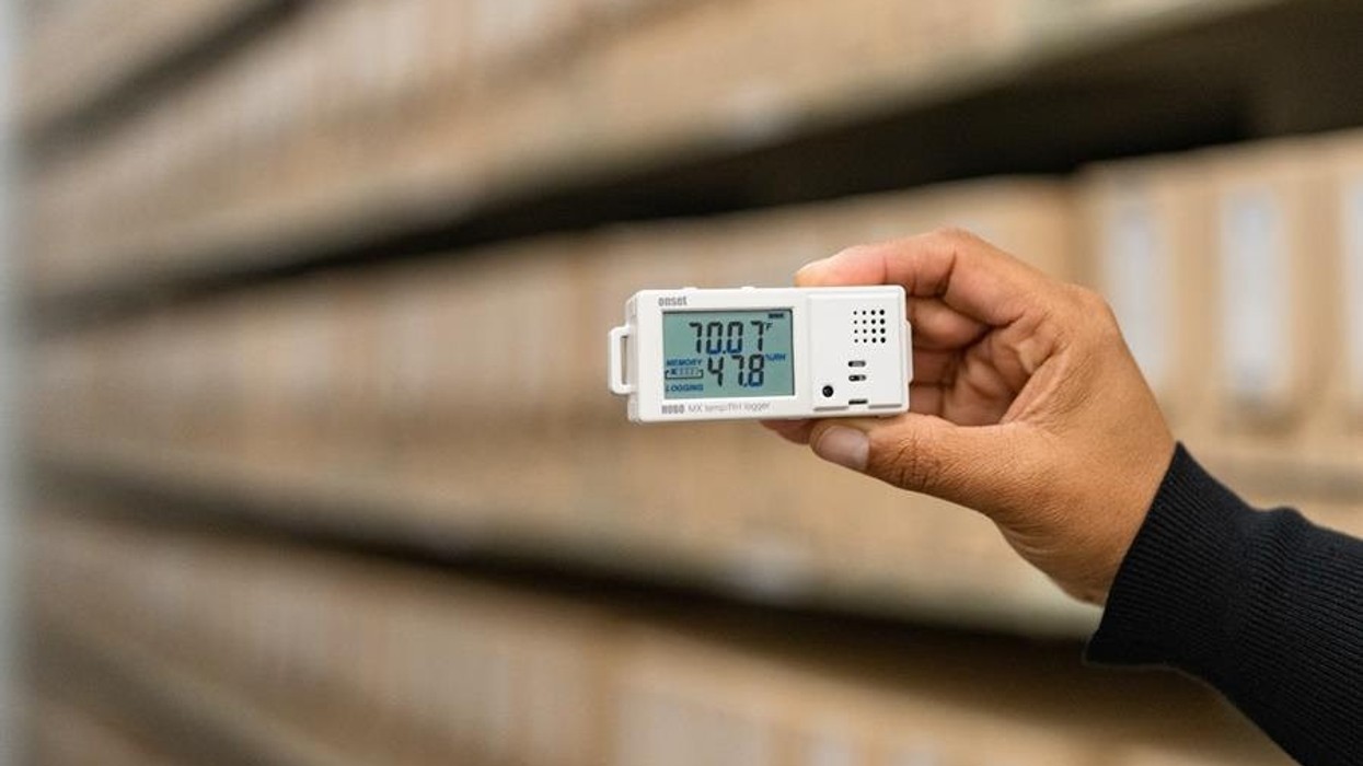 Conservator holding data logger