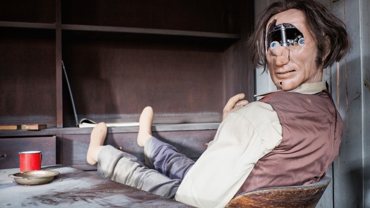 cowboy creep fest at Japan's Westworld-style abaondoned theme park