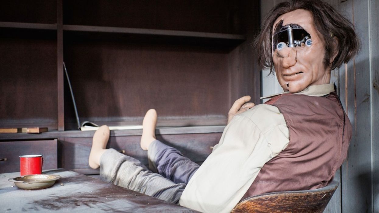 cowboy creep fest at Japan's Westworld-style abaondoned theme park