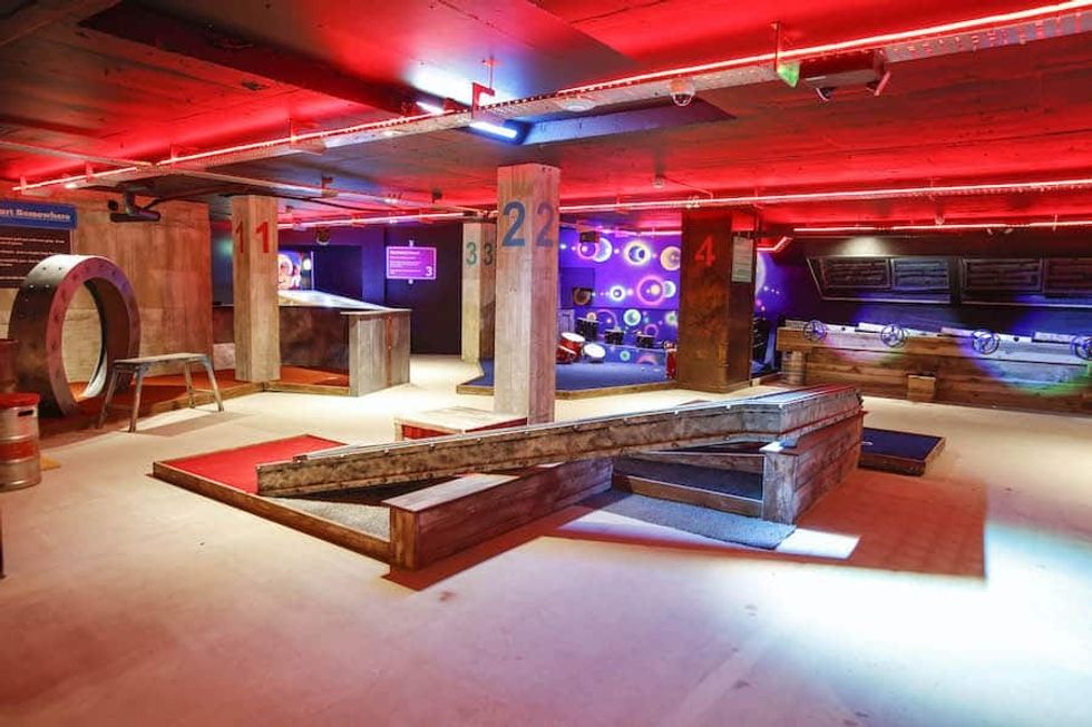 Crazy Golf Boom Battle Bars