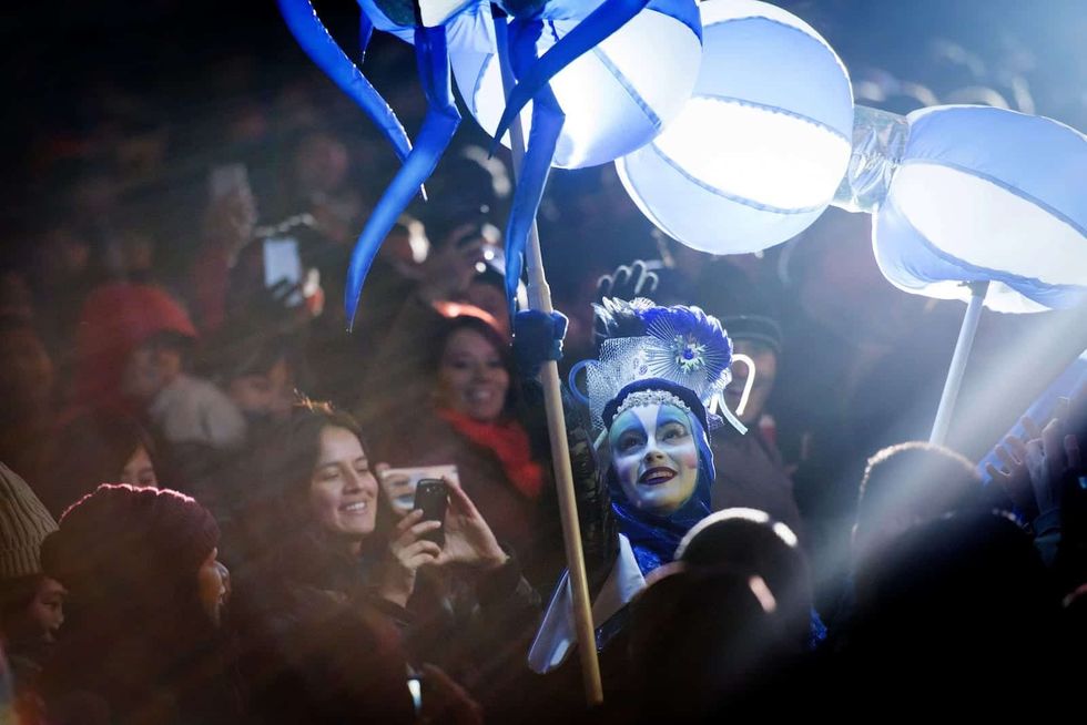 Creativiva -Illuminite toronto lantern performer