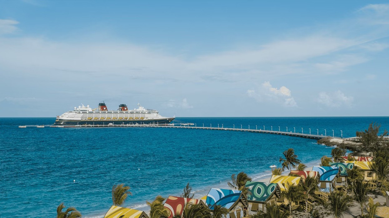 Cruise ship and floating dock at Lookout Cay at Lighthouse Point