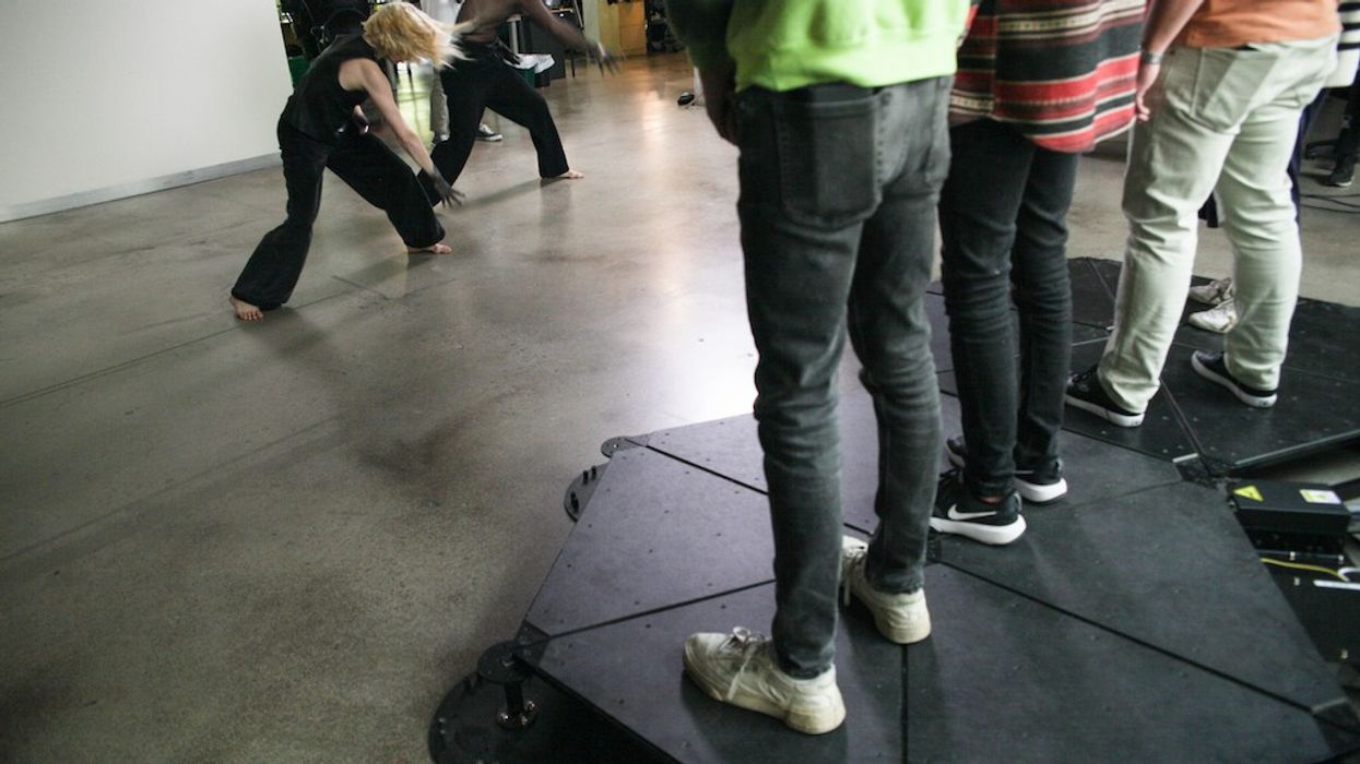 D-Box haptic floor
