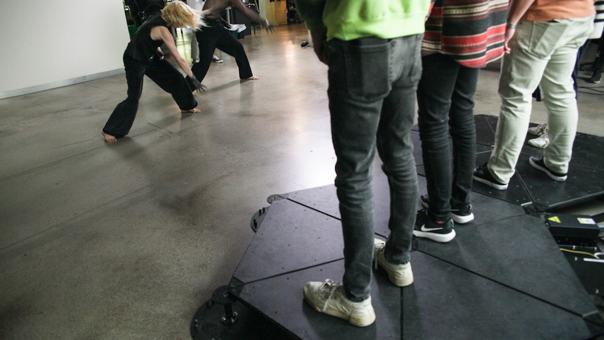 D-Box haptic floor