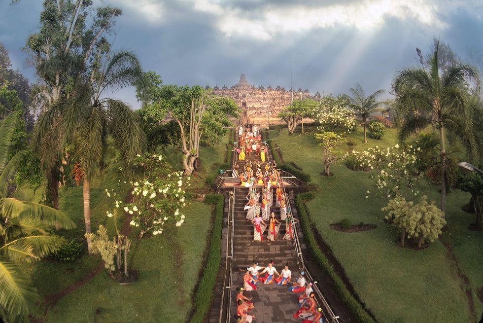 Dancers Flying Over Indonesia Super 78