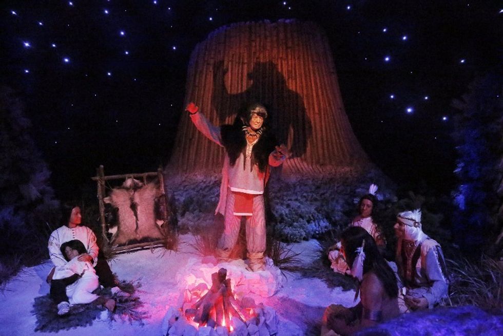 Dark ride set - Vulcania