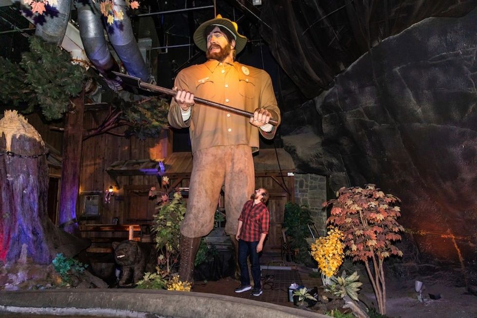 David Harbour with Paul Bunyon as Chief Hopper mall of america