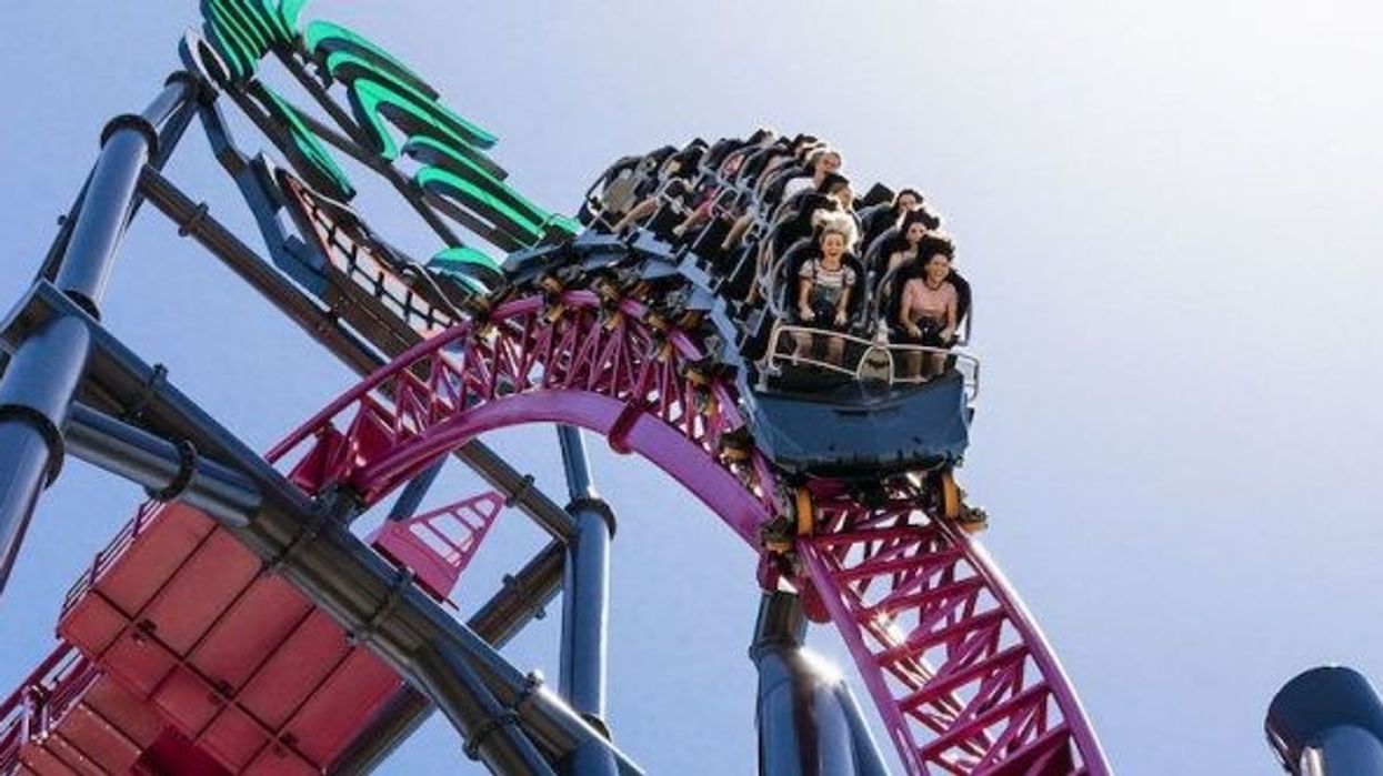 dc rivals hypercoaster warner bros movie world village roadshow theme parks (1)