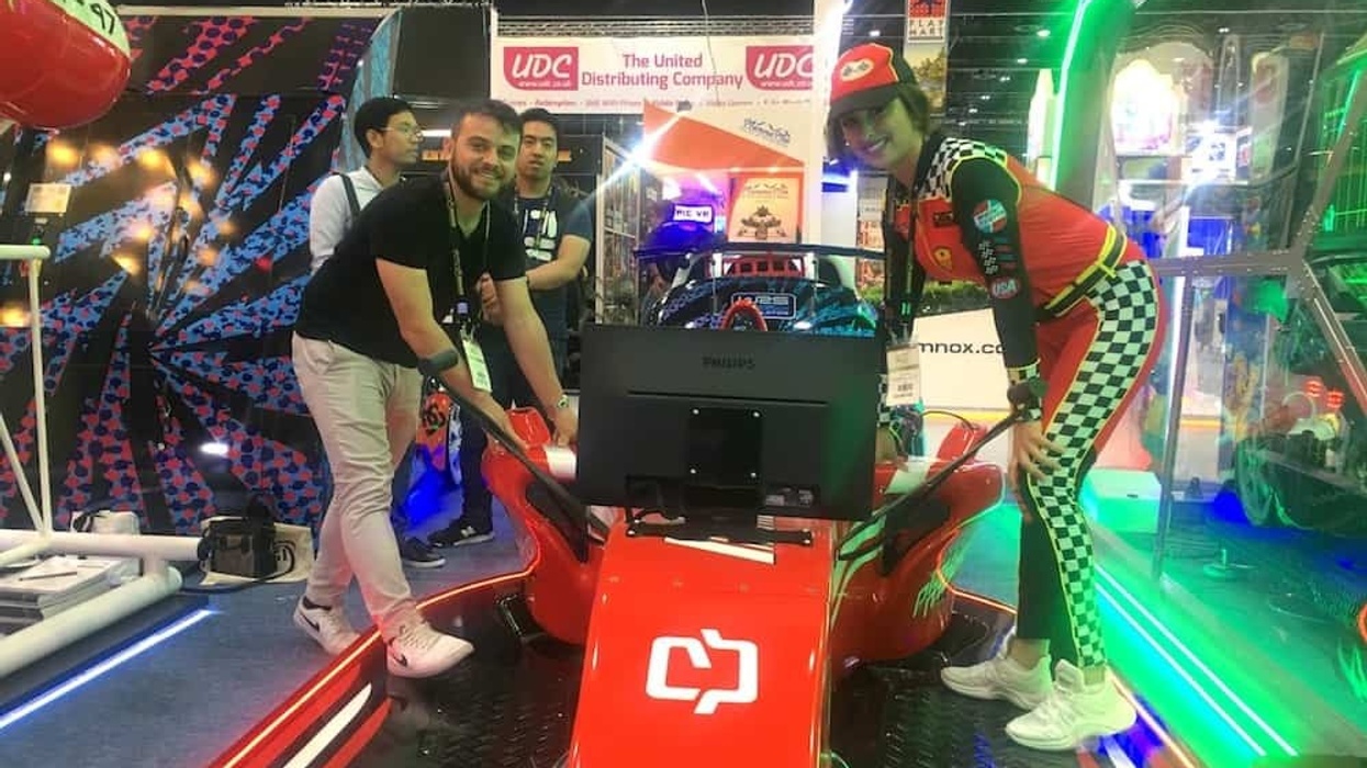 DEAL-Dubai-2019-racing-car-arcade-game
