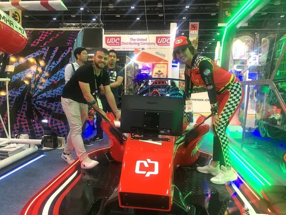 DEAL-Dubai-2019-racing-car-arcade-game