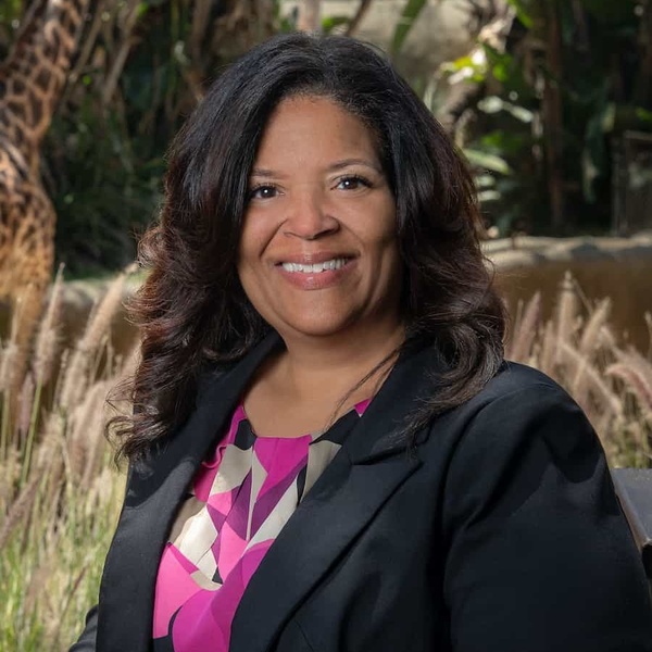 Denise Verret Headshot