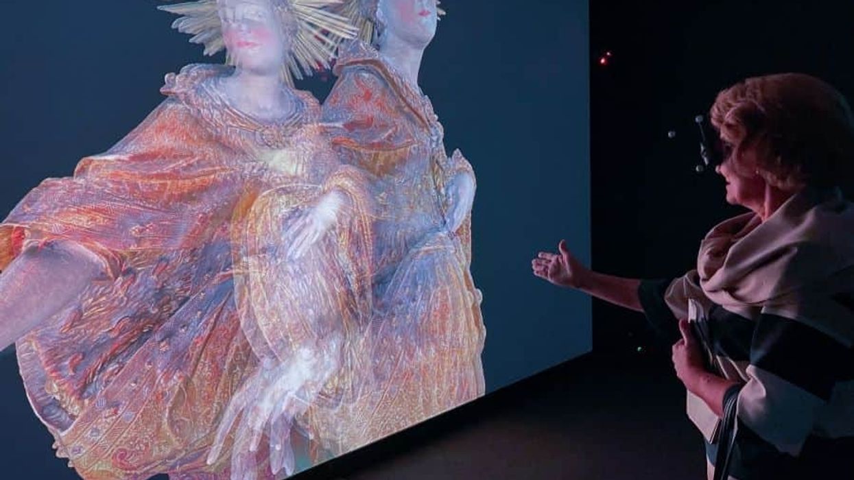 Detail view of Kunigunde, together with Irina Bakova.