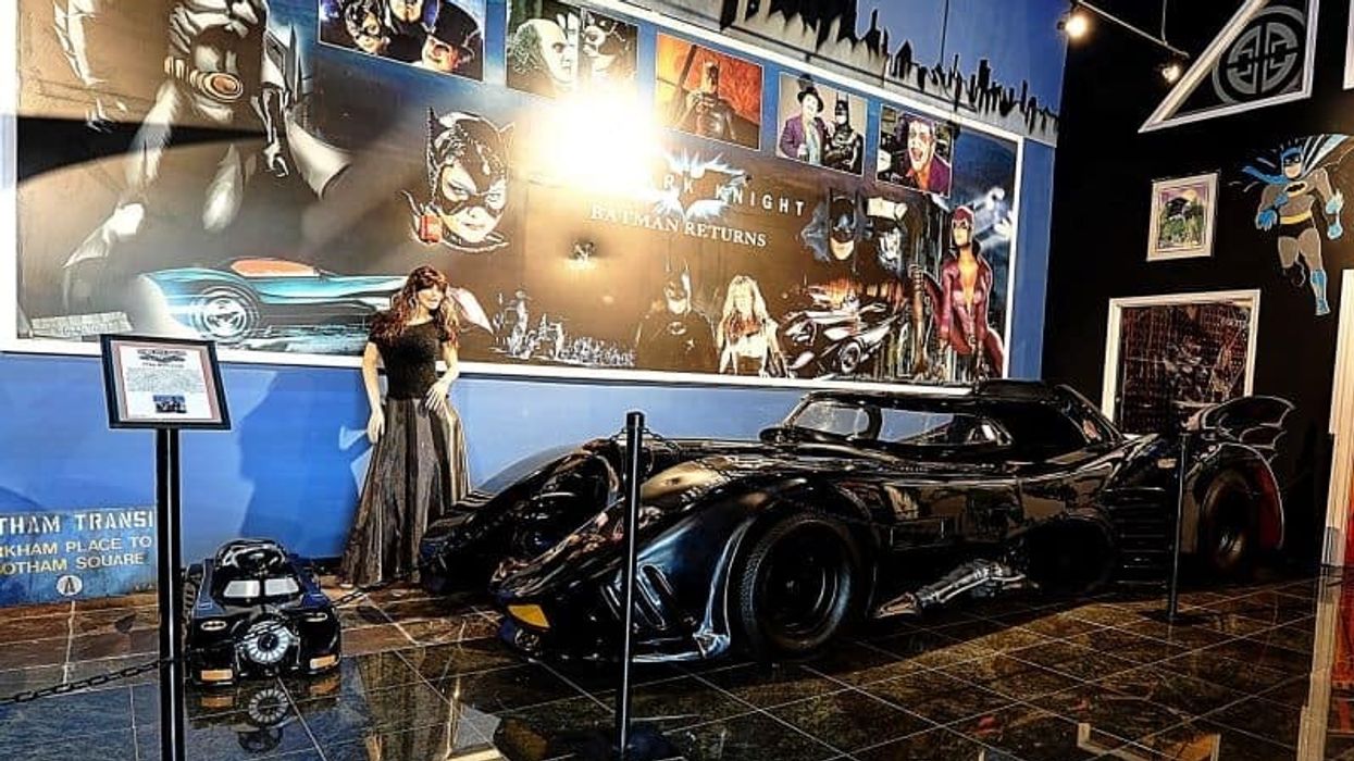 Dezerland Park Orlando Batman memorabilia
