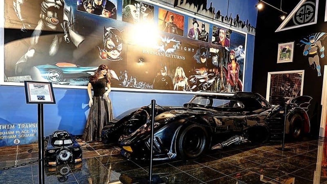 Dezerland Park Orlando Batman memorabilia