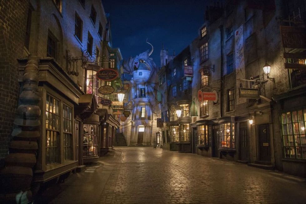 Diagon Alley Universal Studios - an example of creating an immersive narrative experience using IP