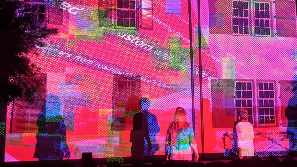 digital graffiti projection mapping by aoa