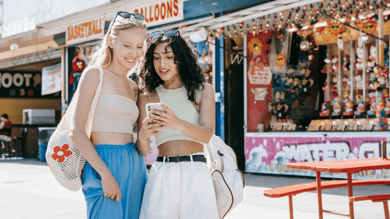 digital guest experiences girls on phone