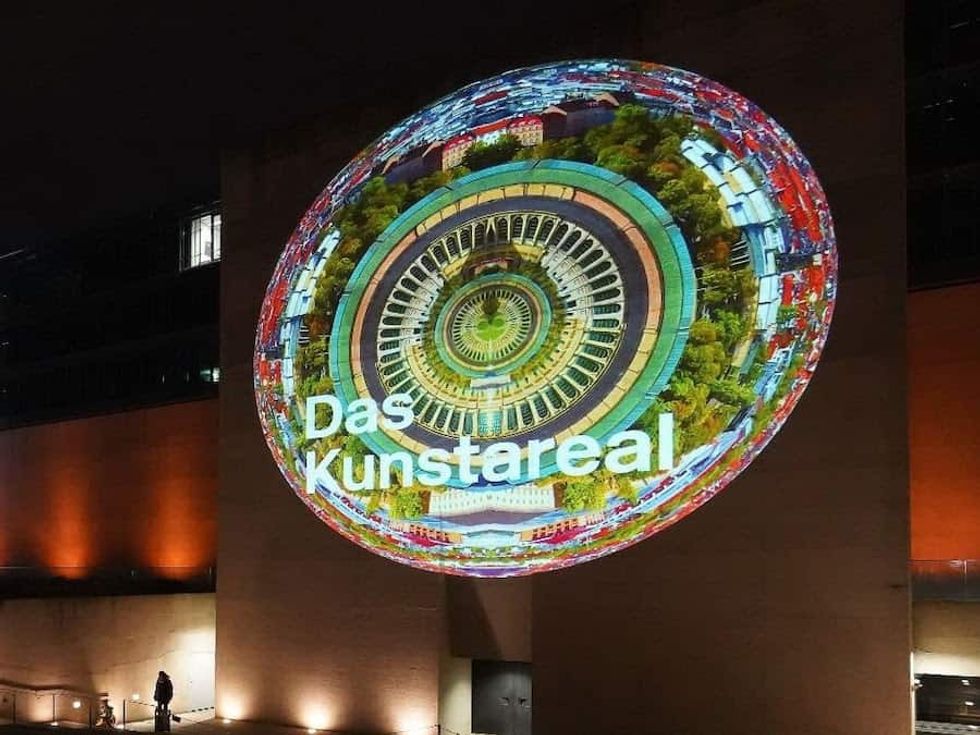 Digital projection munich kunstareal