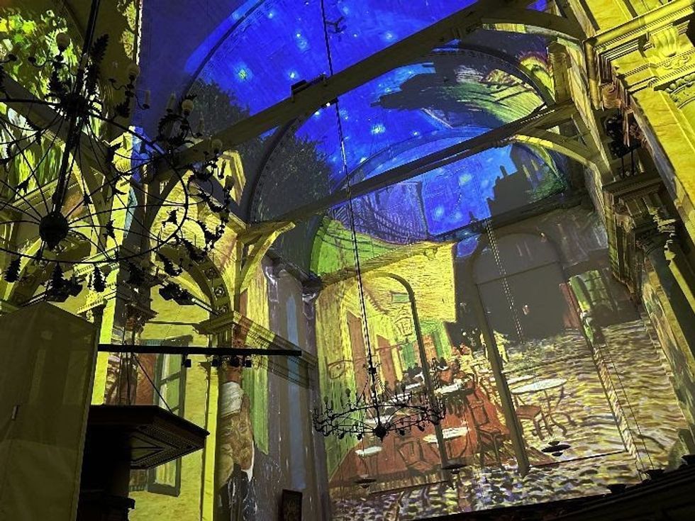 Digital Projection Vincent meets Rembrandt