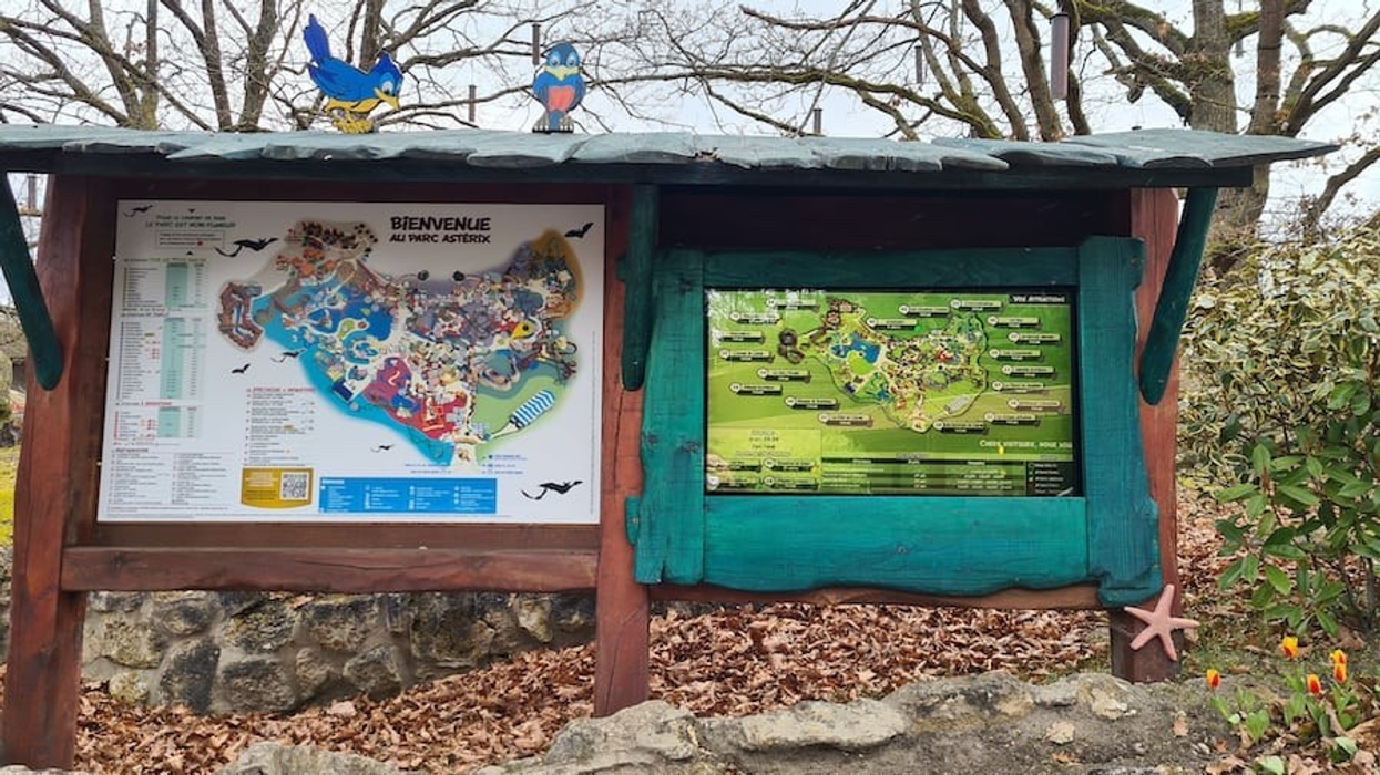 digital screens telelogos parc asterix