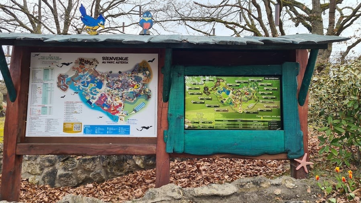 digital screens telelogos parc asterix