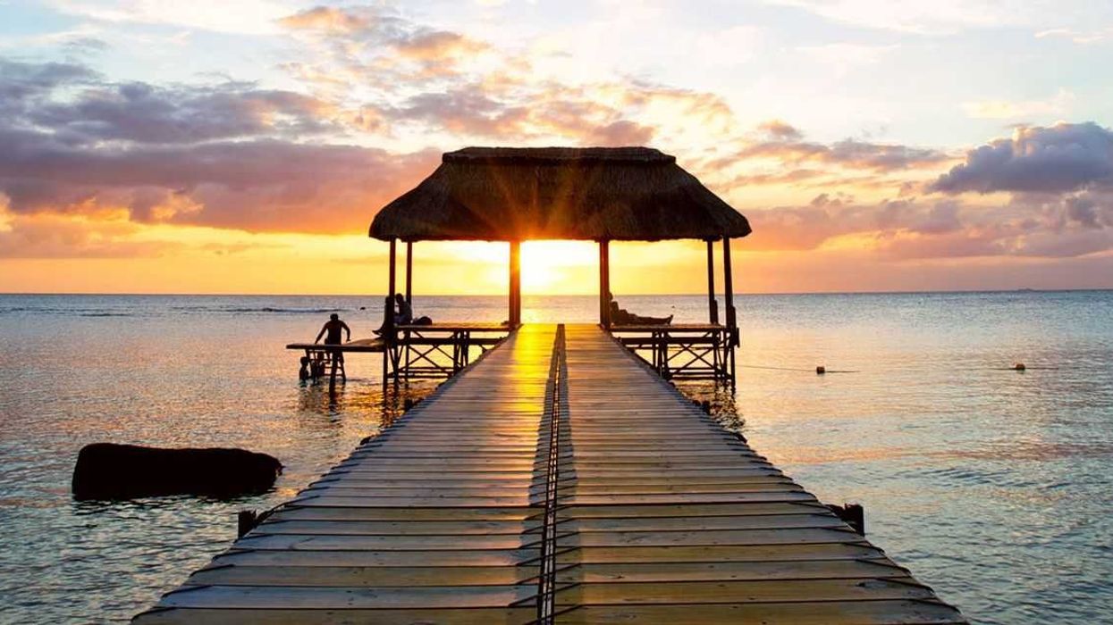 Digital Visitor, Mauritius bridge extending into the ocean