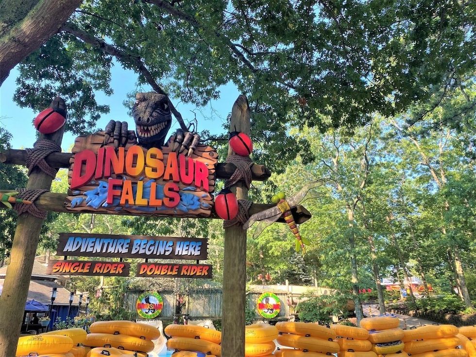 Dinsosaur Falls Splish Splash