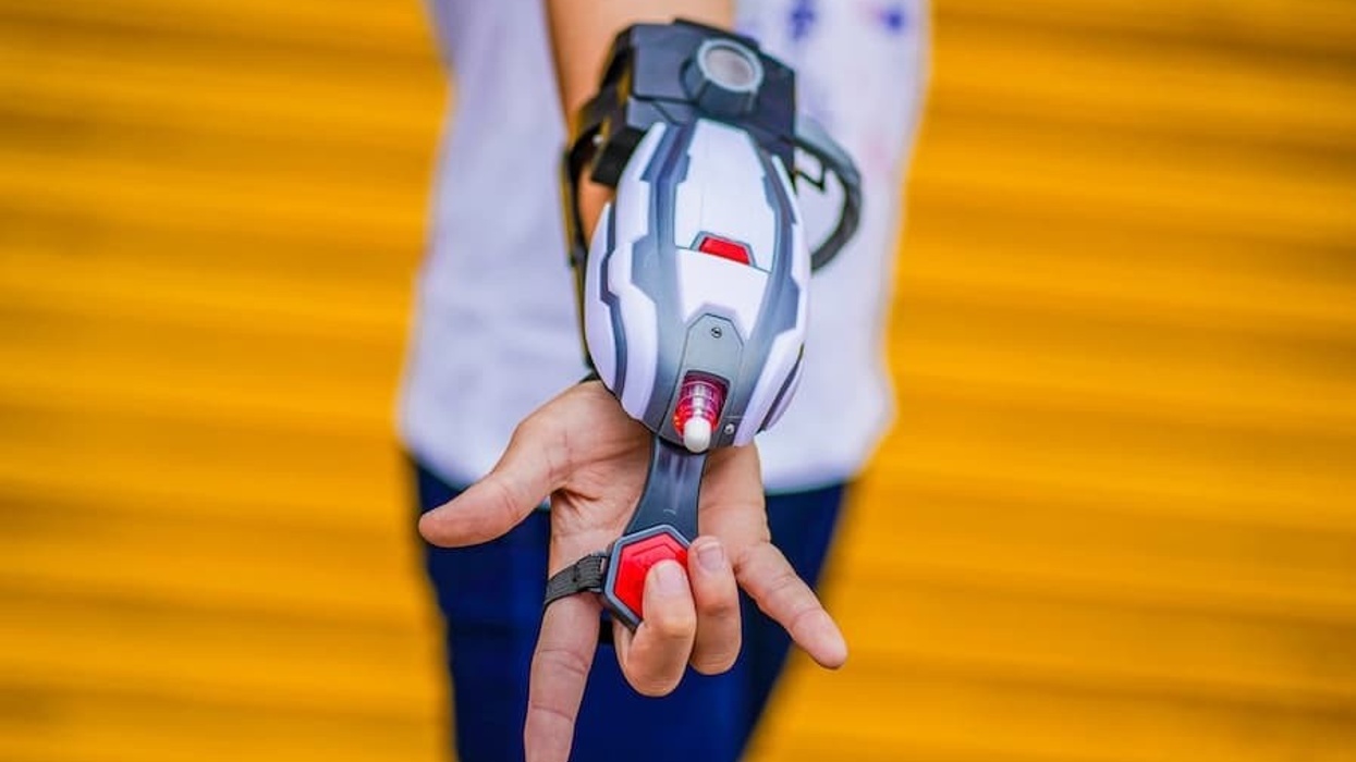 Disney-Avengers-Spiderman-WEB-TECH