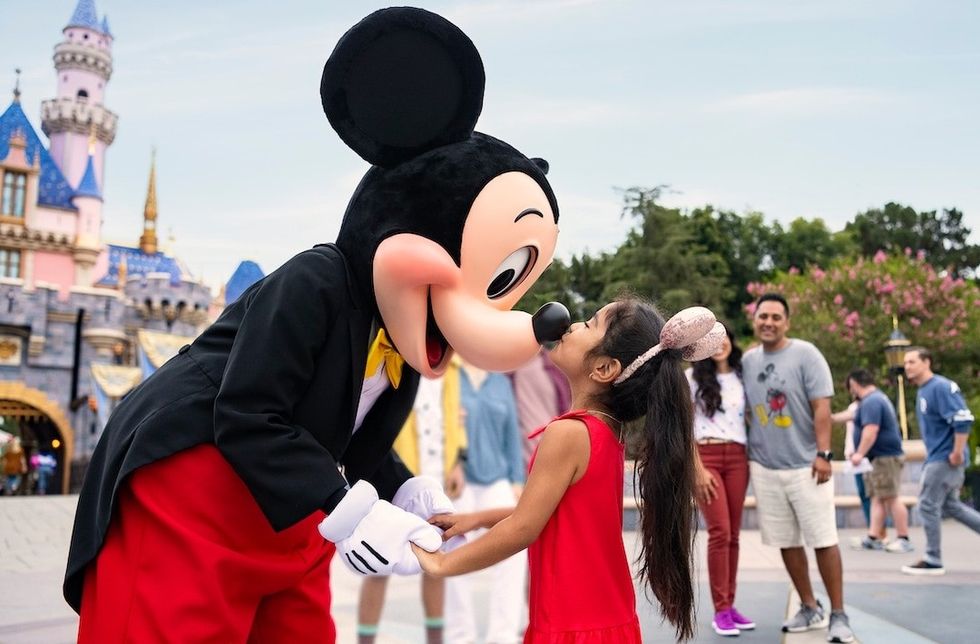 disney character greetings return attraction staffing
