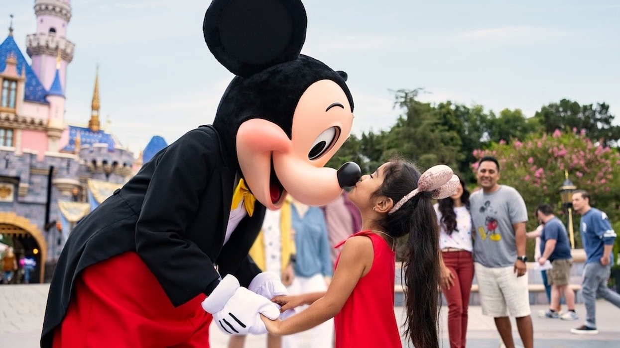 disney character greetings return