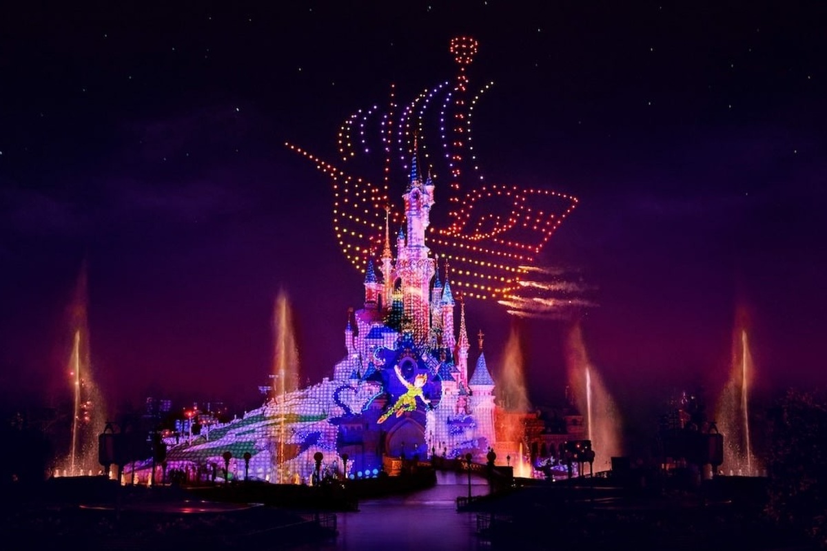 Disney Electrical Sky Parade - Disneyland Paris